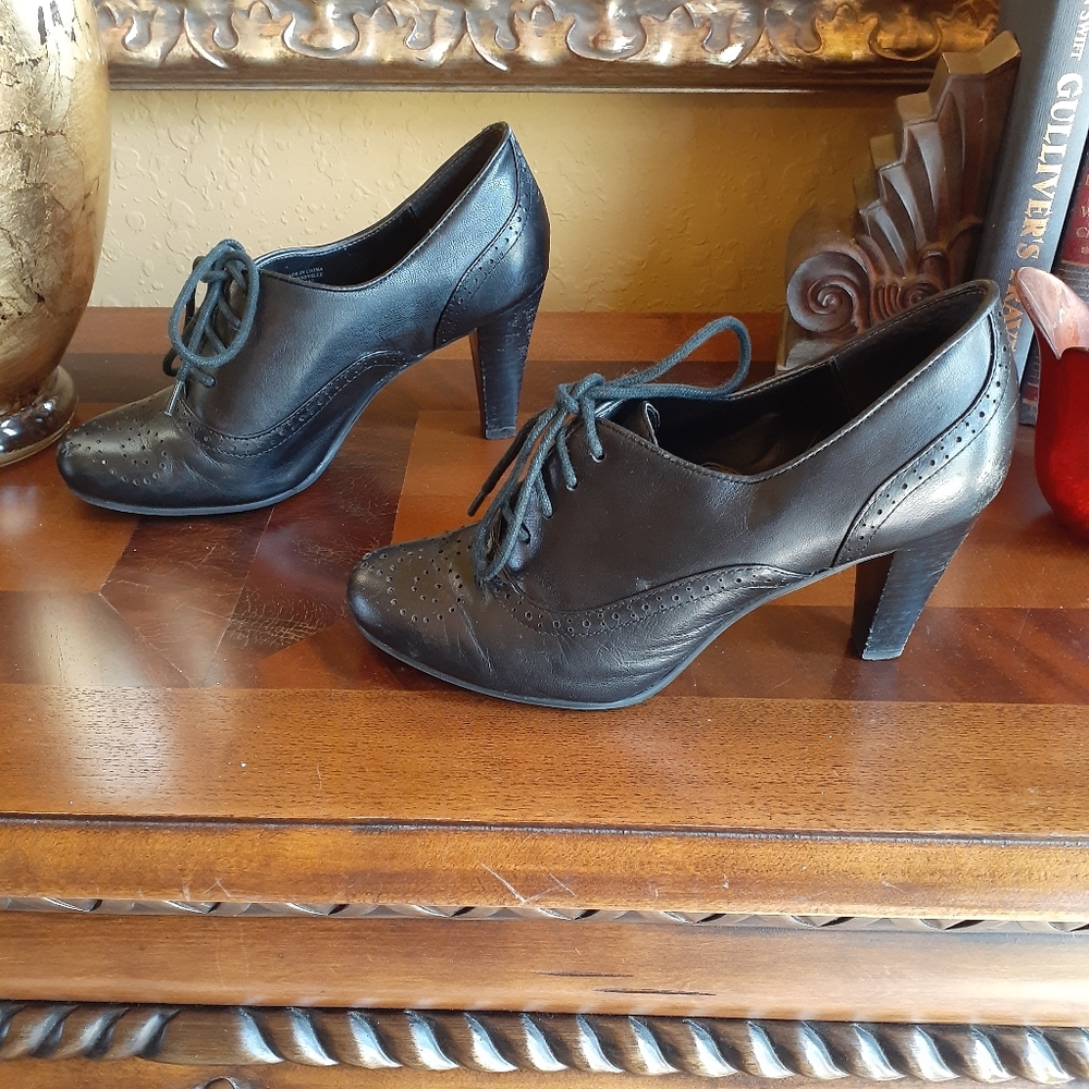 Mary Jane Classic Booties - Picture 2 of 6